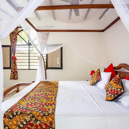Zarafa House Bed & Breakfast Diani Beach Exterior foto