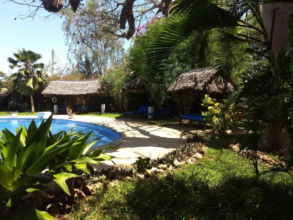 Zarafa House Bed & Breakfast Diani Beach Exterior foto
