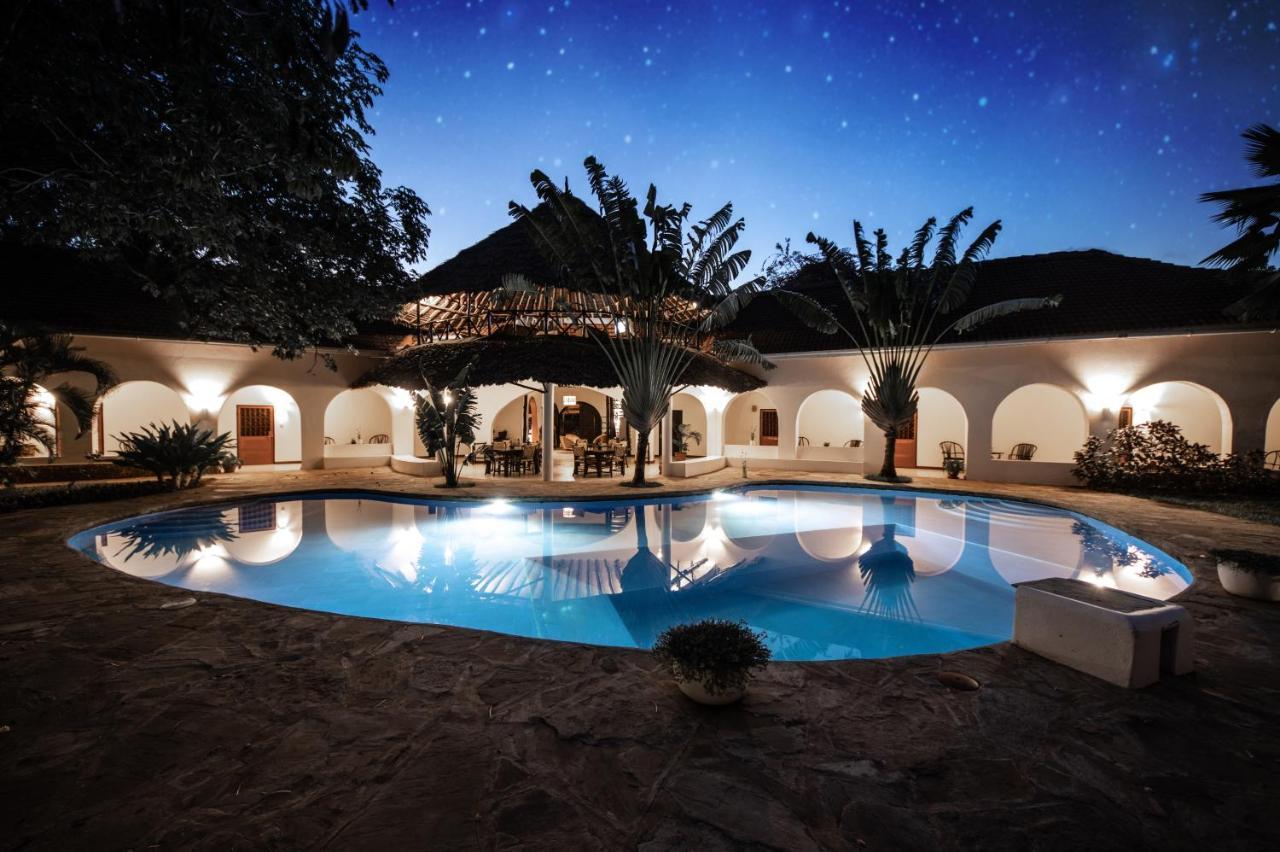 Zarafa House Bed & Breakfast Diani Beach Exterior foto