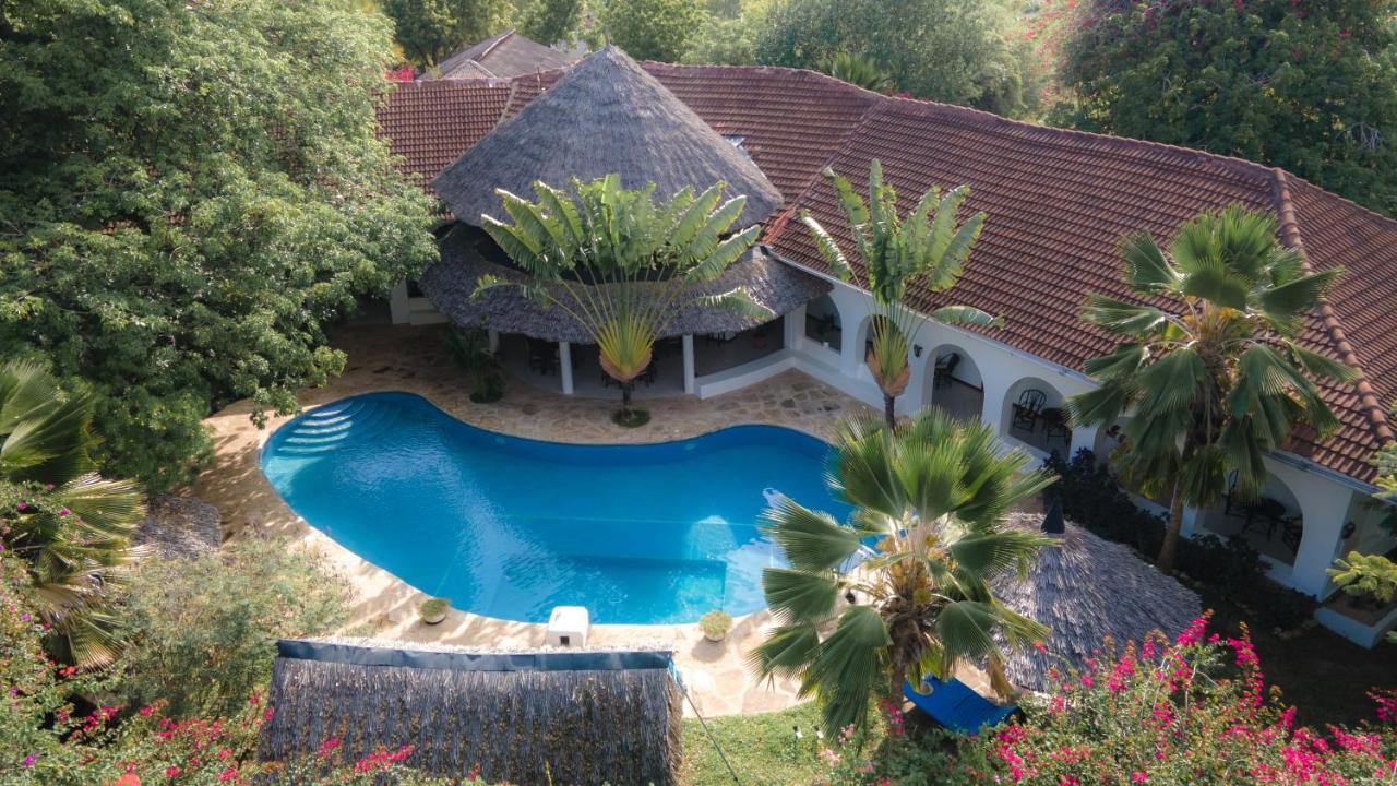 Zarafa House Bed & Breakfast Diani Beach Exterior foto