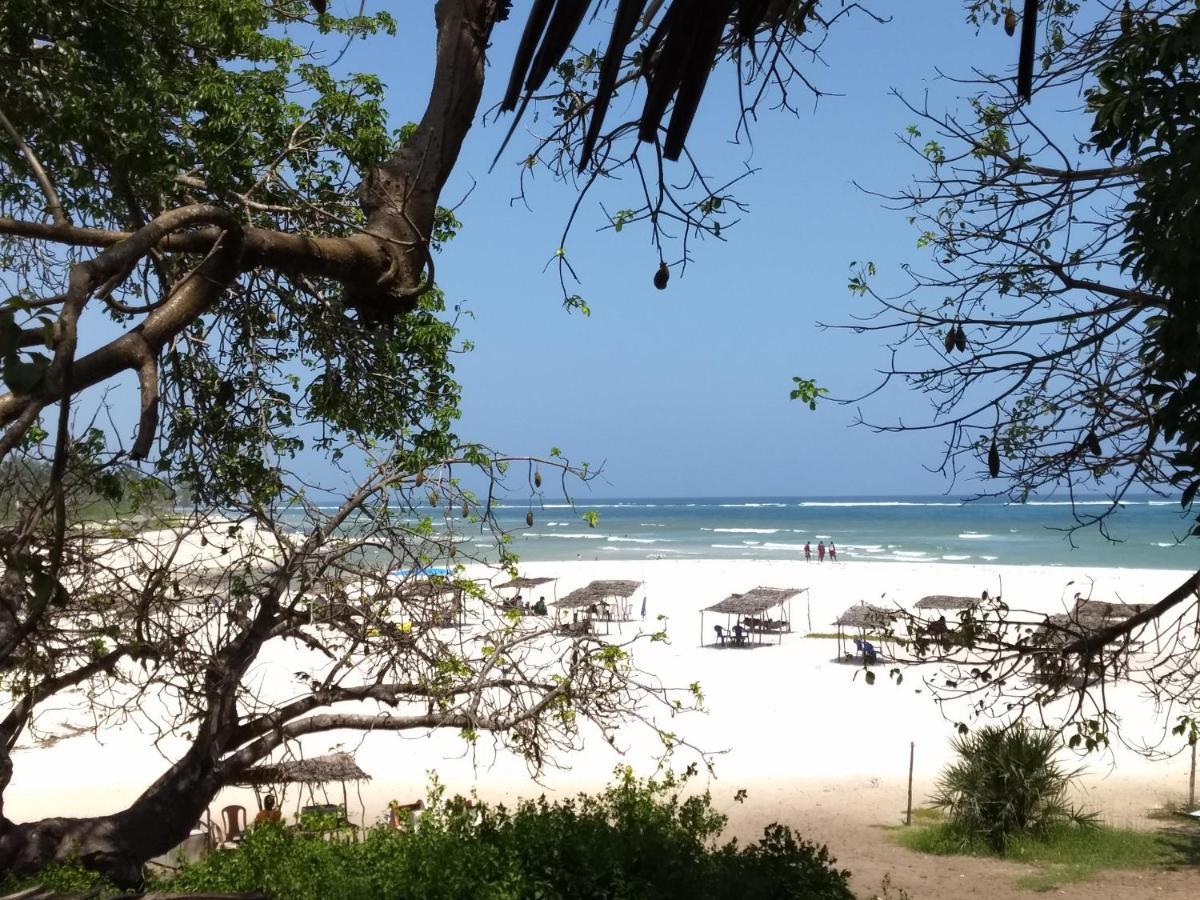 Zarafa House Bed & Breakfast Diani Beach Exterior foto
