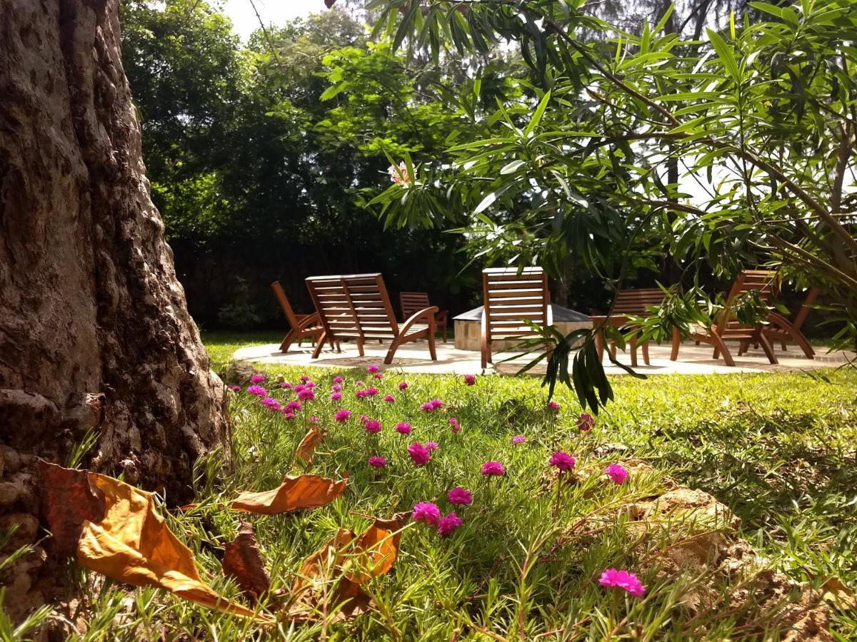 Zarafa House Bed & Breakfast Diani Beach Exterior foto