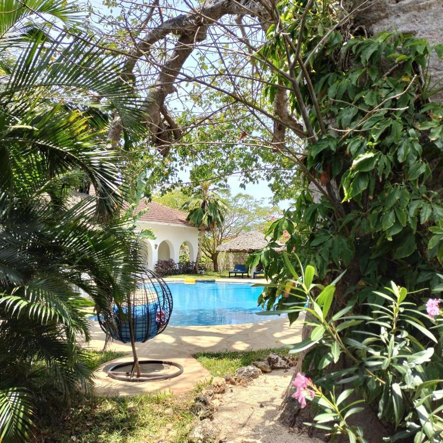 Zarafa House Bed & Breakfast Diani Beach Exterior foto