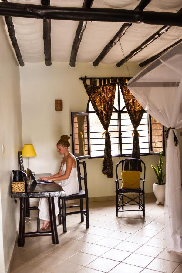 Zarafa House Bed & Breakfast Diani Beach Exterior foto