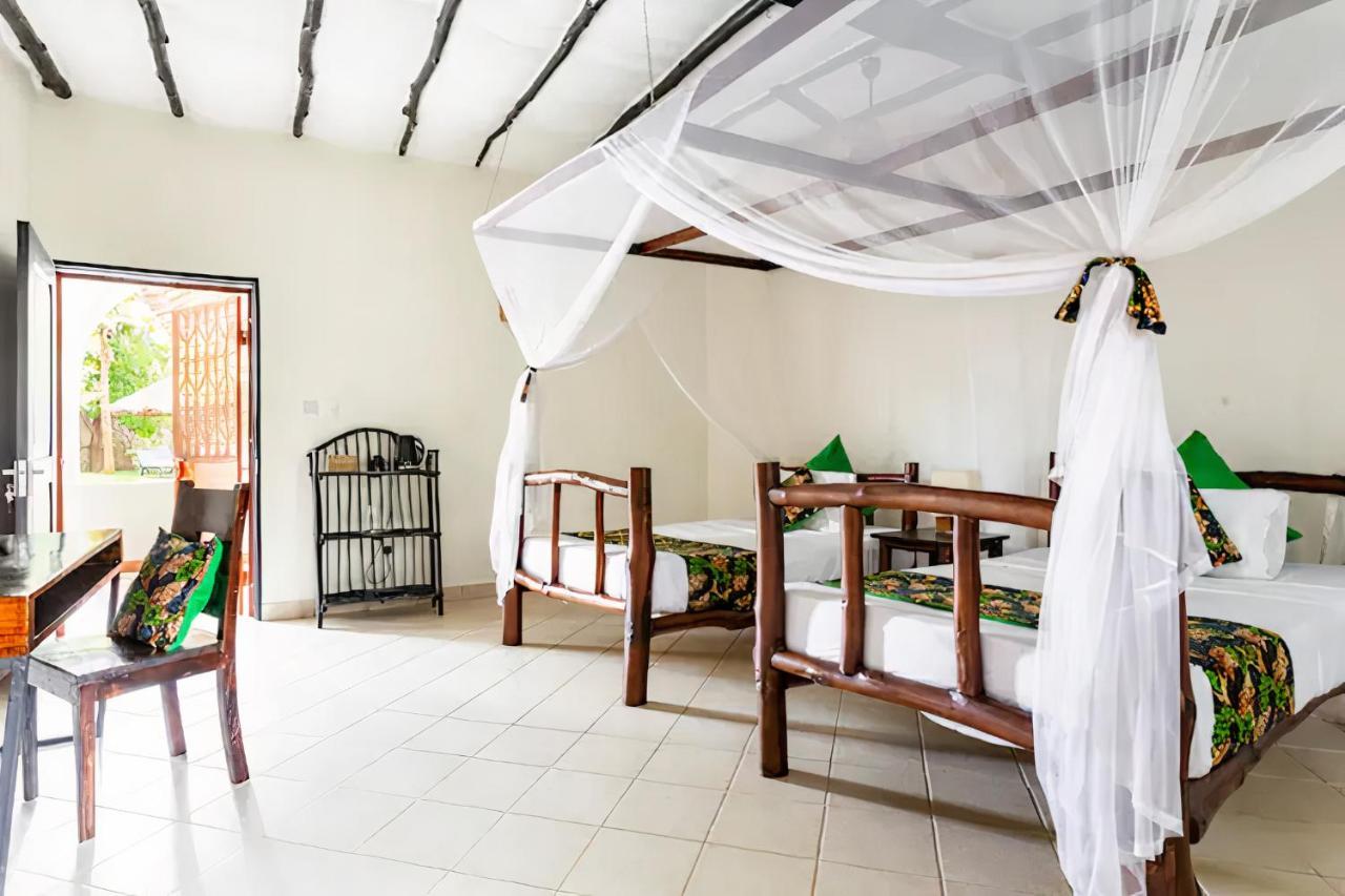 Zarafa House Bed & Breakfast Diani Beach Exterior foto