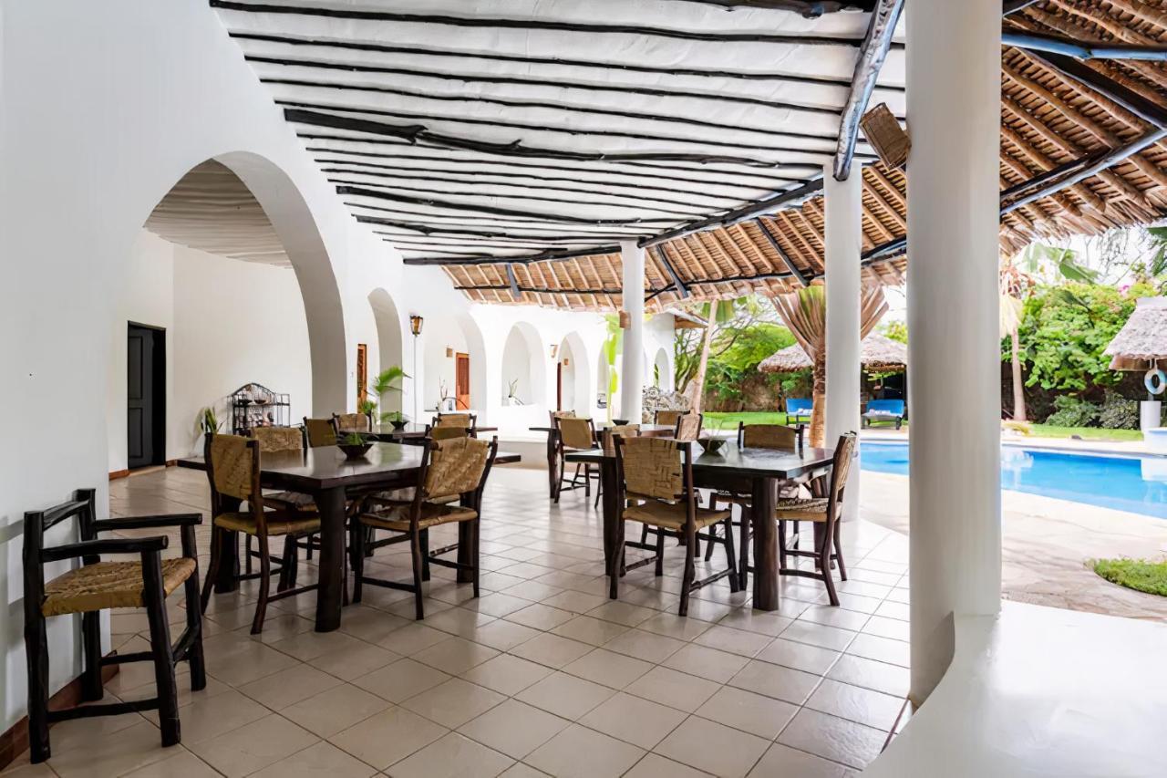 Zarafa House Bed & Breakfast Diani Beach Exterior foto