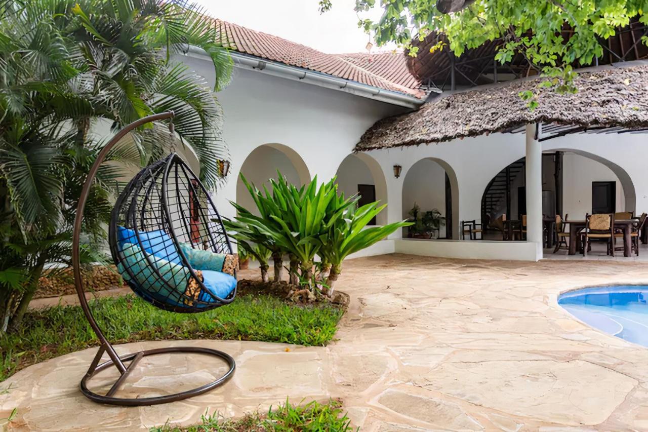 Zarafa House Bed & Breakfast Diani Beach Exterior foto