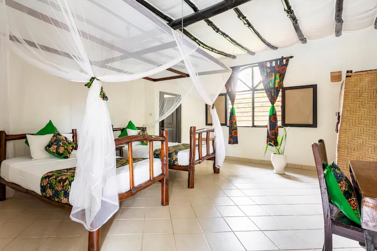 Zarafa House Bed & Breakfast Diani Beach Exterior foto