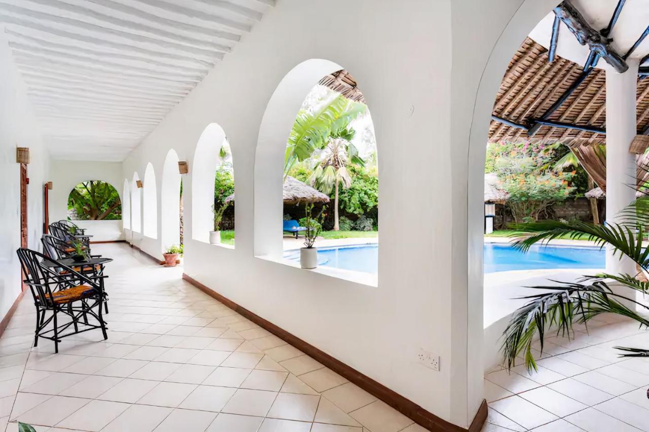 Zarafa House Bed & Breakfast Diani Beach Exterior foto