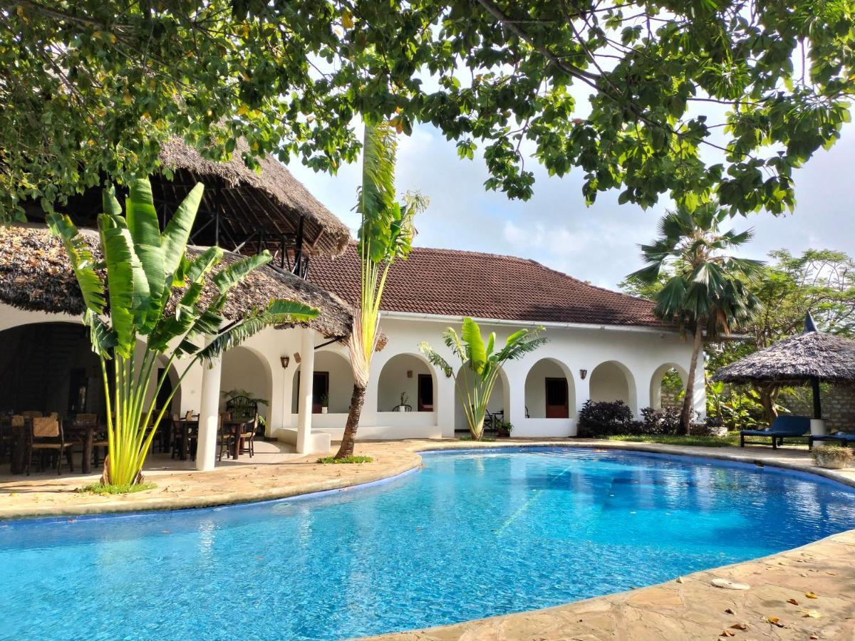 Zarafa House Bed & Breakfast Diani Beach Exterior foto