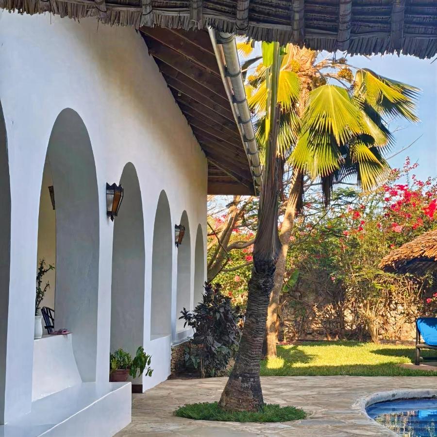 Zarafa House Bed & Breakfast Diani Beach Exterior foto