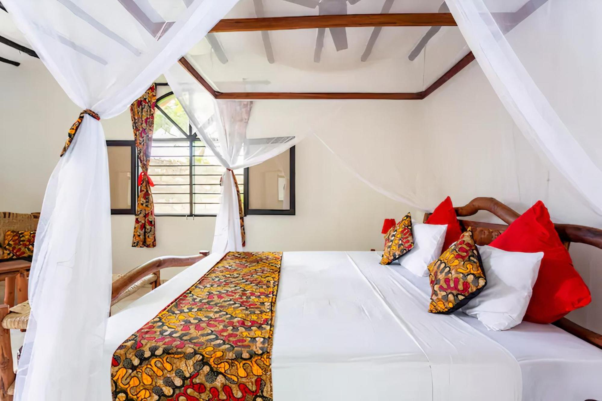 Zarafa House Bed & Breakfast Diani Beach Exterior foto